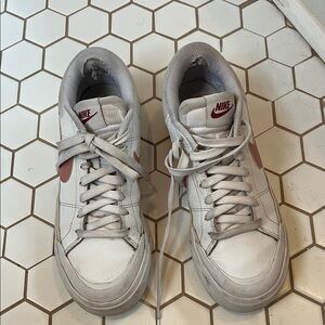 Nike Women’s White and Pink Sneakers - 7